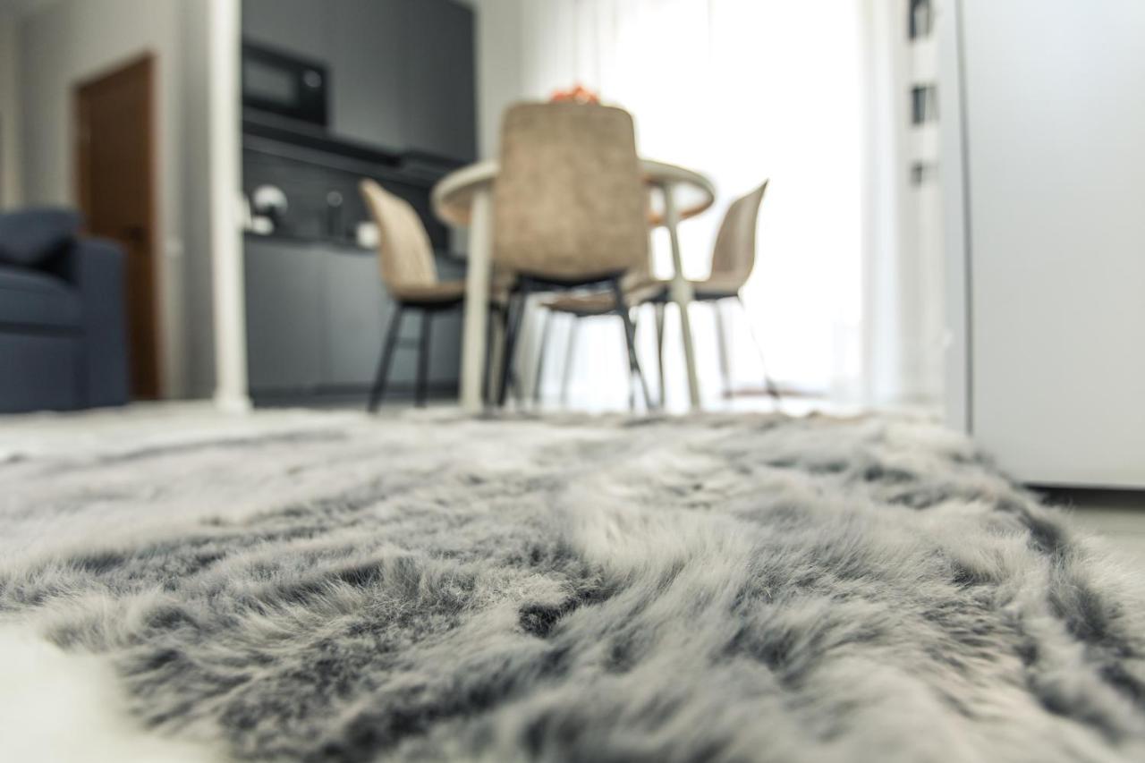 New Modern Studio Apartment In The Old Town Riga Exterior photo