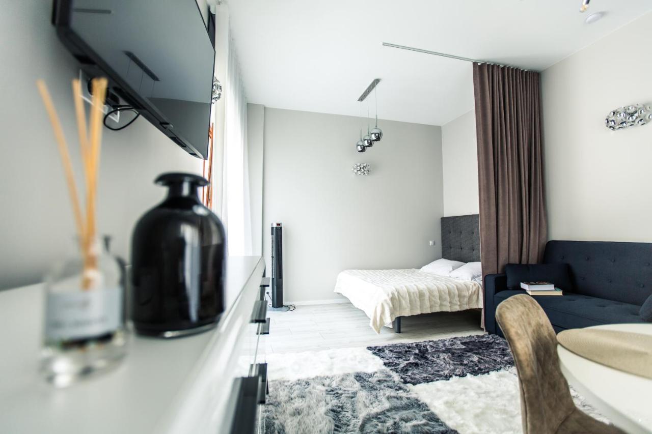 New Modern Studio Apartment In The Old Town Riga Exterior photo