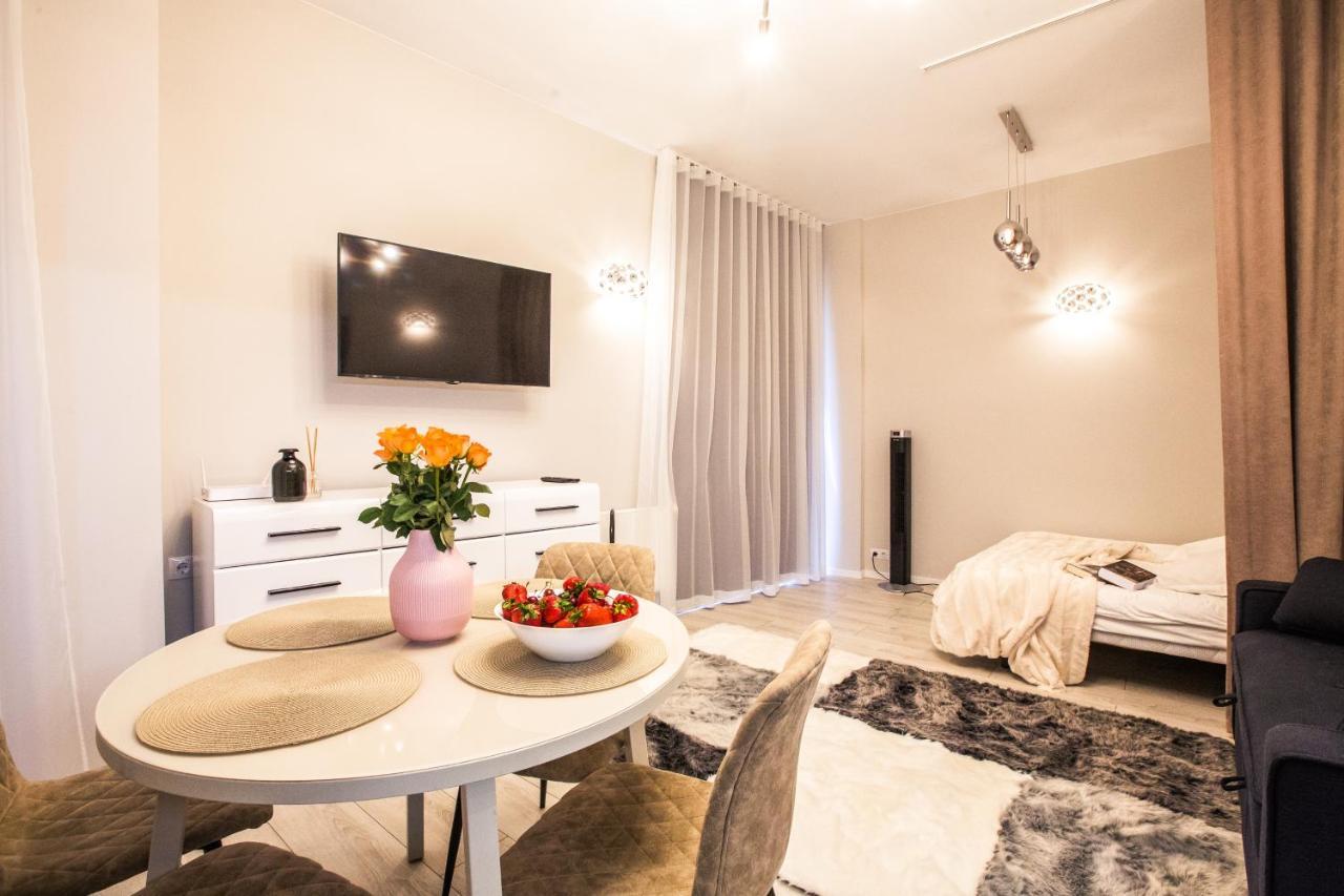 New Modern Studio Apartment In The Old Town Riga Exterior photo